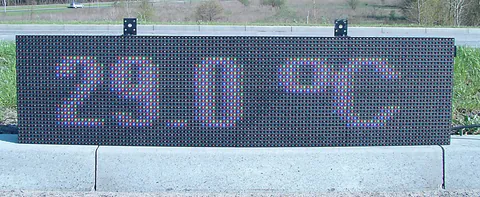 64×16 — temperatura z czujnika